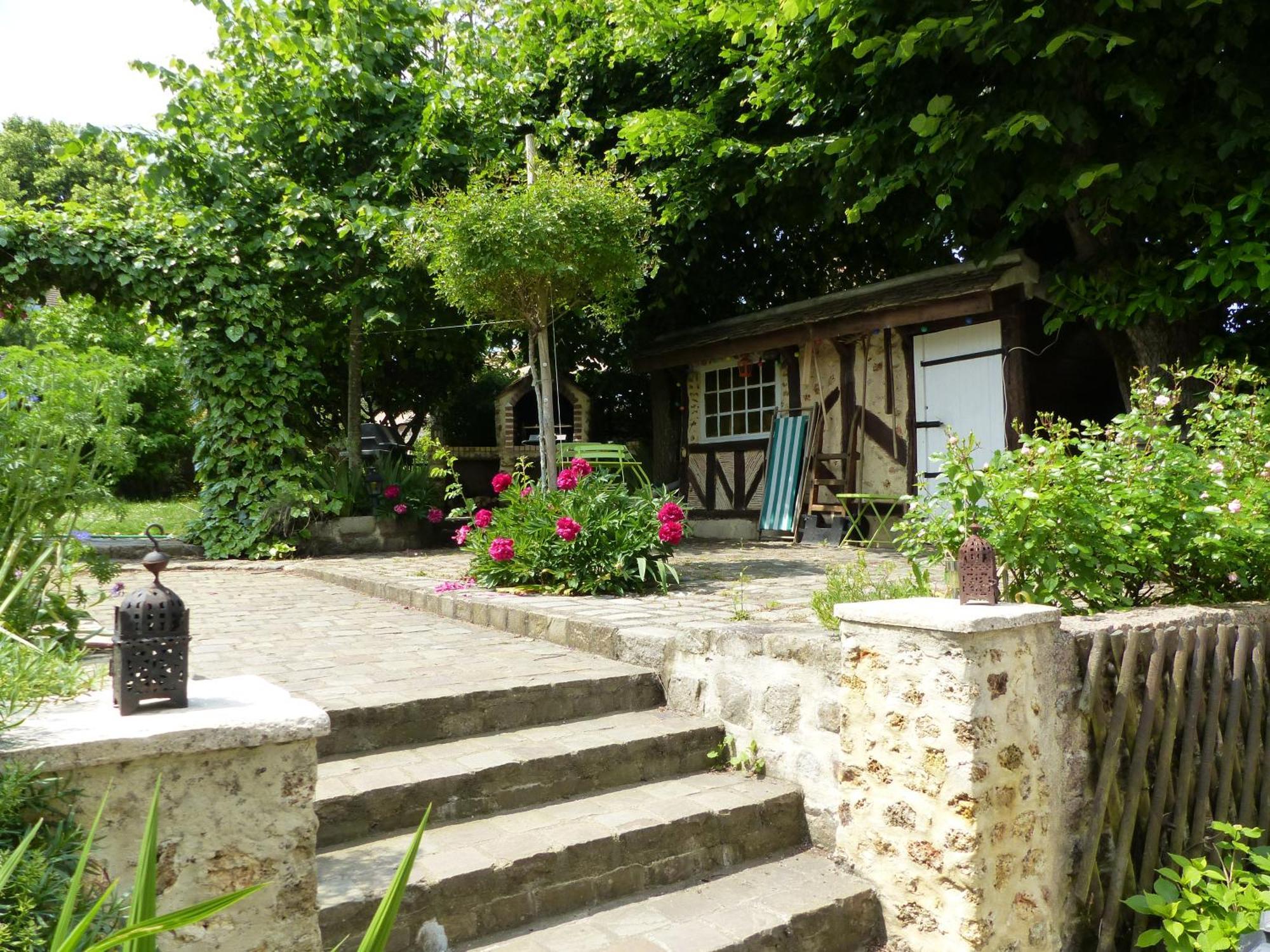 Maison D'Hotes La Source มาก์นี-เลส์-อมอว์ซ ภายนอก รูปภาพ